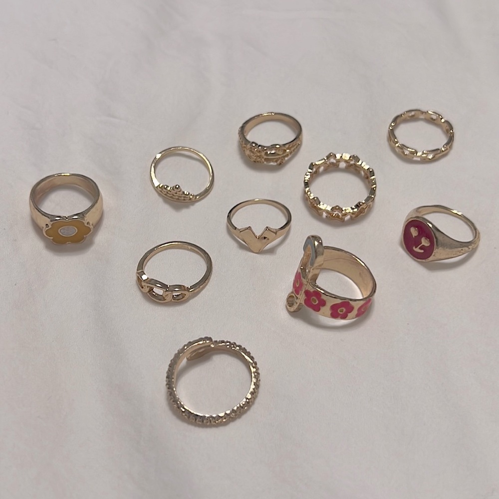 10 GOLD RINGS! beautiful condition and super great quality!!